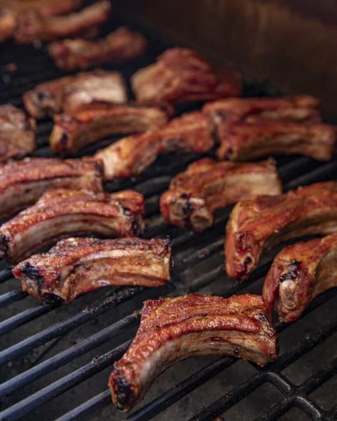 This foolproof method for smoked party style bbq ribs are easy to pull off and deliver flavor! Great for parties or when you're in a hurry. Party Ribs Smoked, Party Ribs, Grilled Ribs, Smoked Bbq, Rib Meat, Smoked Food, Bbq Seasoning, Camping Grill, Smoked Ribs