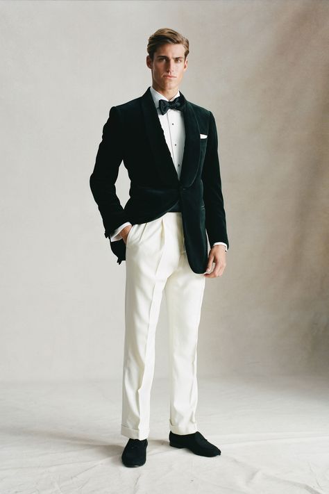 Male Models Poses Photo Shoots Fashion Photography, Velvet Tuxedo Men, Modern Groom Attire, Green Tuxedo, P Johnson, Men's Tuxedo, Stylish Mens Suits, Fashion Models Men, Designer Suits For Men