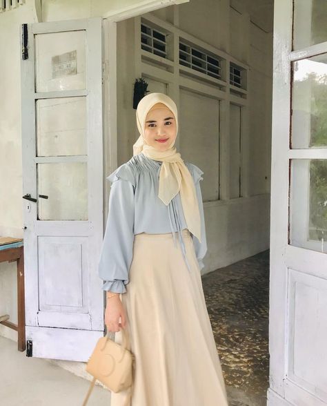 Pastel Hijab Outfit, Pastel Hijab, Pastel Fits, Pastel Outfits Aesthetic, Ootd Hijab Simple, Rh Outfits, Outfit Concert, Hijab Simple, Campus Outfit