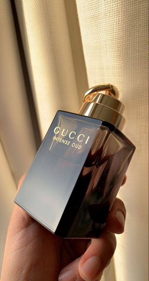 Gucci Men Perfume, Gucci Intense Oud Perfume, Expensive Perfume Luxury, Gucci Intense Oud, Perfume Animation, Gucci Cologne, Aesthetic Brown Wallpaper, Fragrances Perfume Men, Parfum Gucci