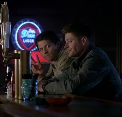 Castiel Aesthetic, Crush Movie, Cowboys And Angels, Spn Memes, Castiel Supernatural, Dean And Cas, Jensen And Misha, Dean And Castiel, Supernatural Pictures