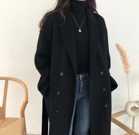 Korean Fashion Trenchcoat Outfit, Trenchcoat Style, Trench Coat Outfit, Trench Coat Style, Coat Outfit, Diane Kruger, Kendall Jenner Outfits, Trench Coat Black, Emma Roberts