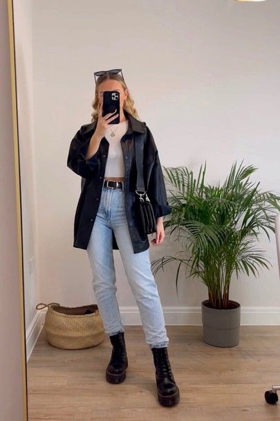 Leather Shacket Outfit, Black Mom Jeans Outfit, Leather Shirt Outfit, Leather Vest Outfit, Shacket Outfit Women, Jean Shirt Outfits, Black Shirt Outfits, Black Leather Jacket Outfit, White Vest Top