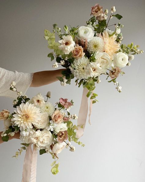 W I N S O M E’s Instagram profile post: “for the maids 🤎” Wedding Bouquets Muted Colors, Petite Wedding Bouquet Fall, Wedding Floral Fall, Flower Arrangements Neutral, Muted Bridal Bouquet, Neutral Spring Wedding Flowers, Sophisticated Wedding Flowers, Wedding Bouquets November, Late Summer Wedding Flowers