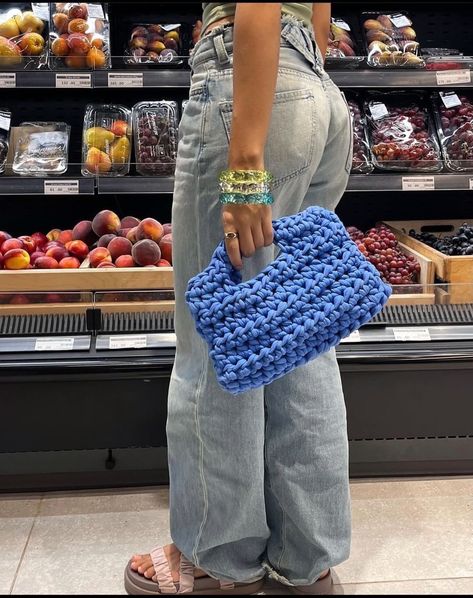 Colorful Crochet Bag, Crochet Bag Outfit, Blue Crochet Bag, Crochet Store, Diy Crochet Bag, Crochet Shoulder Bags, Crochet Business, Yarn Bag, Crochet Handbags Patterns