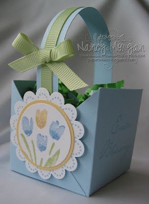 PAPER SMILES: Criss Cross Basket Tutorial Paper Easter Basket, May Baskets, Paper Baskets, Stampin Up Easter, Diy Paper Bag, Secret Sister, Easter Favors, Paper Purse, Envelope Punch Board