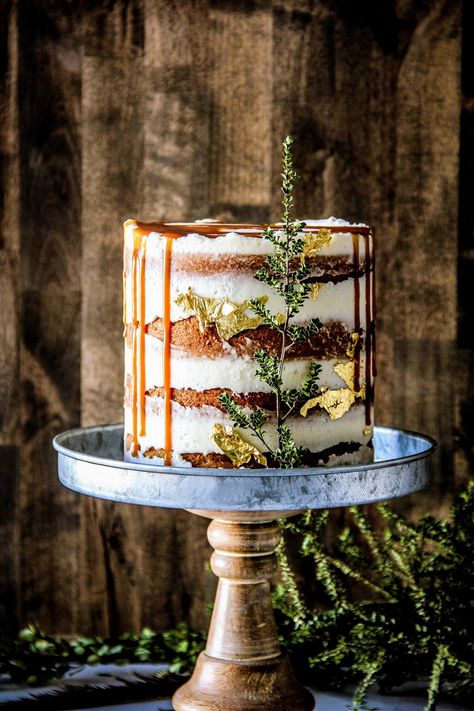 Bourbon Banana Cake with Bourbon Cream Cheese Buttercream Bourbon Themed Cake, Whiskey Cake Recipe, Bourbon Cake, Pistachio Cupcakes, Maple Cake, Semi Naked Cake, Recipes Banana, Bourbon Cream, Banana Buttermilk