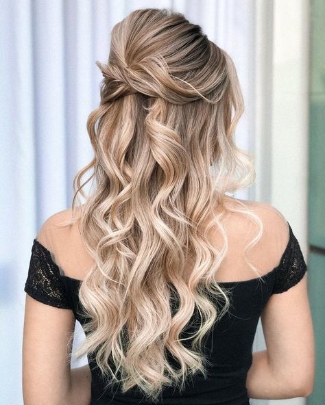 Credits: Ester Costa Penteados Wedding Hair Half, Wedding Makeup For Brown Eyes, Peinados Recogidos, Prom Hairstyles For Long Hair, Wedding Hairstyles Half Up Half Down, Hair Stylies, Short Wedding Hair, Hairdo For Long Hair, Half Up Hair