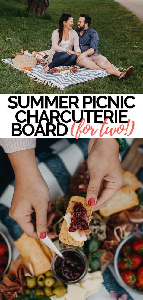 Charcuterie Board Beach Picnic, Picnic Charcuterie Board Ideas, Charcuterie Board On The Go, Charcuterie Picnic Ideas, Picnic Charcuterie Board To Go, Camping Charcuterie Board, Charcuterie Board Date, Charcuterie Board Picnic, Charcuterie Board For Two