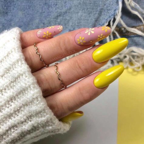 Nails Sunflower, Vibrant Nail Colors, Nails Oval, Nails Neon, Nails Bright, Nails Ombre, Nails Yellow, Bright Summer Nails, Nails Matte