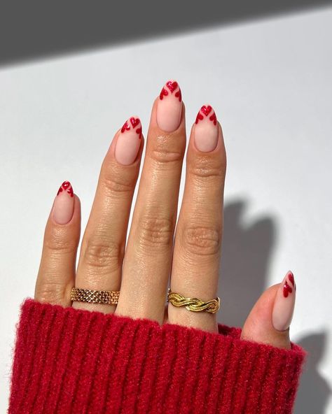 French tips made out of hearts ❤️✨ #nails #nailinspo #nailart #naildesign #valentines #valentinesnails | Instagram Heart Tip Nails, Nagel Tips, Christmas Gel Nails, Nails Now, Summery Nails, Casual Nails, Red Nail Designs, Burgundy Nails, Christmas Nails Acrylic