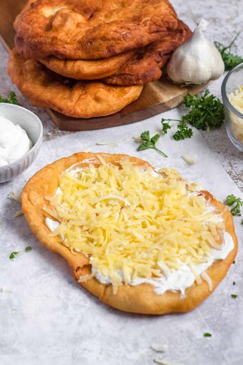 Langos Recipe, Hungarian Langos, Bread With Cheese, Fried Bread, Fry Bread, Pulled Pork Sandwich, Hungarian Recipes, Cheese Bread, European Food