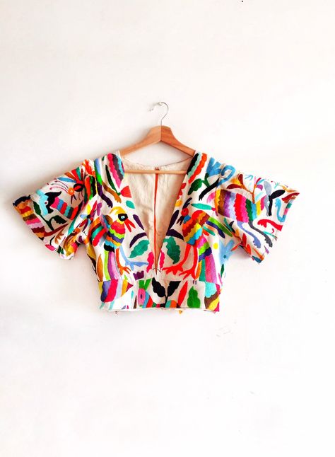 Funky Patterns Clothes, Eclectic Outfits Summer, Look Boho Chic, Women Crop Top, San Ysidro, Kimono Outfit, Fashionably Late, Diy Vetement, Womens Blouses