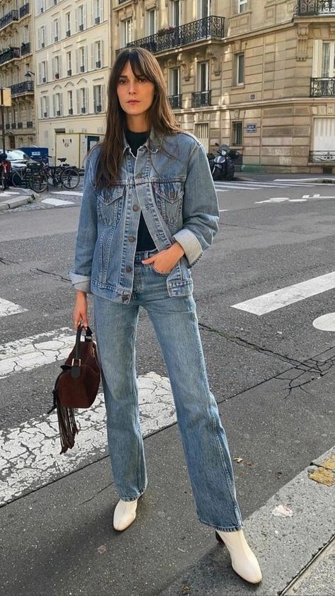 All Denim Outfits For Women, Vest Women Outfit, All Denim Outfits, Double Denim Outfit, Women Professional Attire, Patched Denim, Patched Denim Jeans, Ny Outfits, Denim Street Style