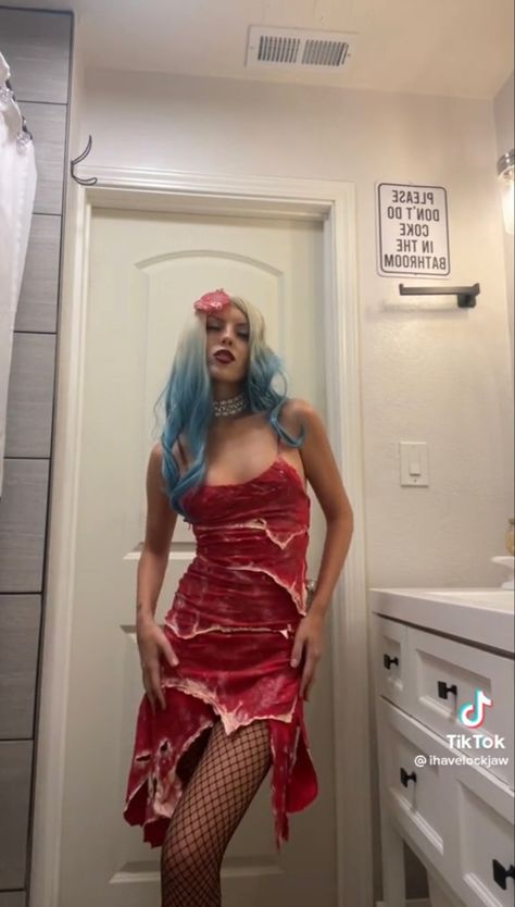 Lady Gaga Meat, Lady Gaga Meat Dress, Lady Gaga Halloween, Lady Gaga Halloween Costume, Lady Gaga Costume, Meat Dress, Diy Kostüm, Unique Costumes, Halloween Costume Outfits