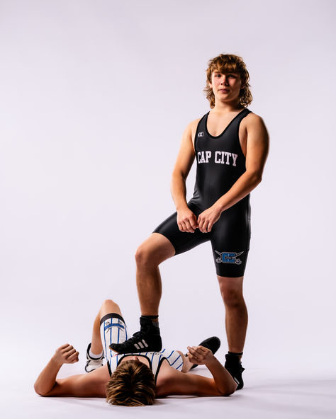 Wrestling Media Day Group Pose Idea for Photoshoot Wrestling Photoshoot Picture Ideas, Wrestling Senior Pics, Media Day Poses Wrestling, Wrestling Media Day, Wrestling Media Day Poses, Wrestling Picture Ideas, Wrestling Photoshoot, Wrestling Poses, Wrestling Photography