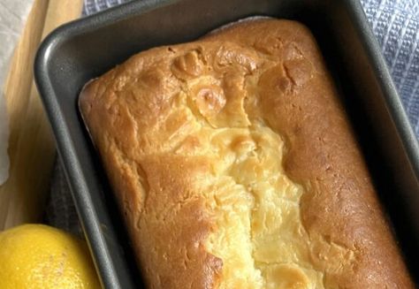 Lemon Cream Cheese Bread Lemon Breakfast Cake, Cream Desserts Recipes, Lemon Treats, Cream Cheese Bread, Lemon Cheese, Cheese Bread Recipe, Lemon Cream Cheese, Lemon Bread, Cream Desserts