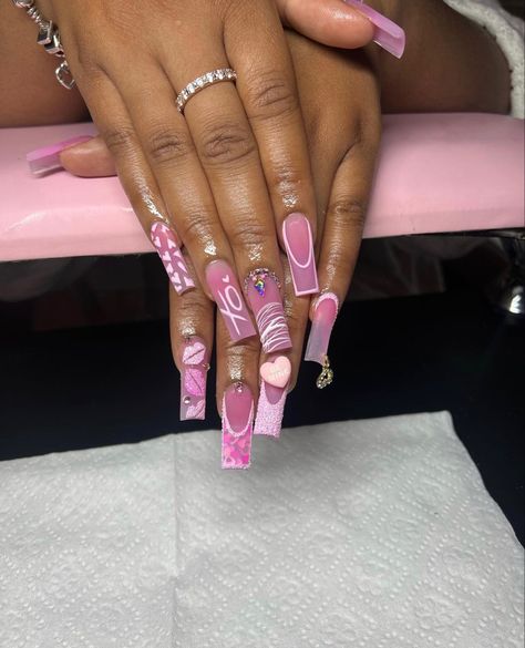 Orange Valentine Nails, Medium Valentines Day Nails, Acrylic Birthday Nails Ideas, Valentines Day Nails Black Women, Bling Valentines Nails, Long Valentines Day Nails, Neon Acrylic Nails, Vday Nails, Beauty Nails Design