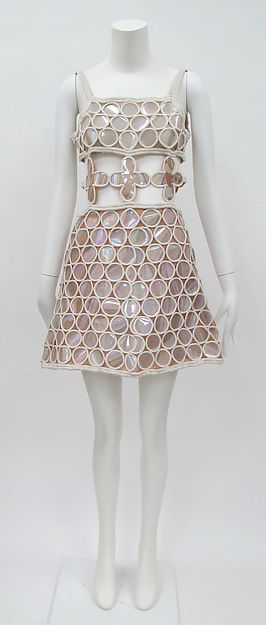 Dress André Courrèges, 1968 The Metropolitan Museum of Art Andre Courreges 1960 Space Age, Courreges 1960s, Vintage Dresses 60s, Vintage Courreges, Courreges Dress, Flowers Shapes, 60s Space Age, Space Age Fashion, Andre Courreges