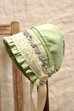 Baby Bonnets on Pinterest Lace Baby Bonnet, Pola Topi, Diy Sy, Newborn Bonnet, Silk And Lace, Baby Bonnets, Heirloom Sewing, Doll Hat, Baby Bonnet