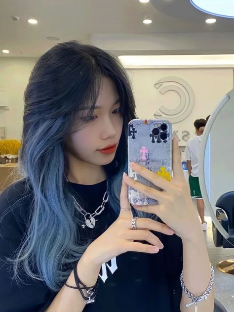 Hair Dye Ideas Asian, Blue Peak A Boo, 2 Toned Hair Color Ideas, Blue Gradient Hair, Blue Dyed Hair, Asian Hair Dye, Silver Blue Hair, Midnight Blue Hair, Denim Hair