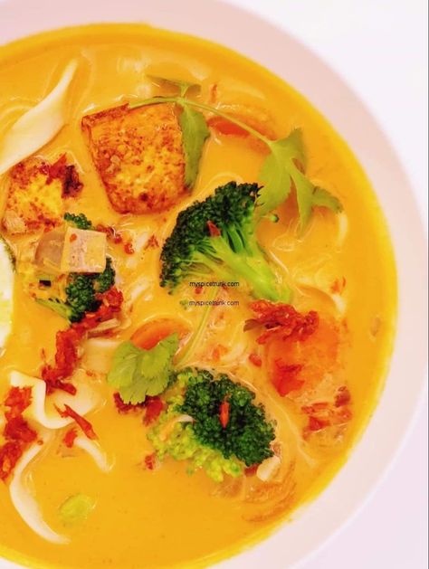 Veg Red Curry Noodle Soup Thai Red Curry Noodle Soup, Vegan Thai Red Curry, Red Curry Soup, Thai Red Curry Soup, Red Curry Noodle Soup, Curry Noodle Soup, Plant Based Soups, Soups Stews Chilis, Boiled Vegetables