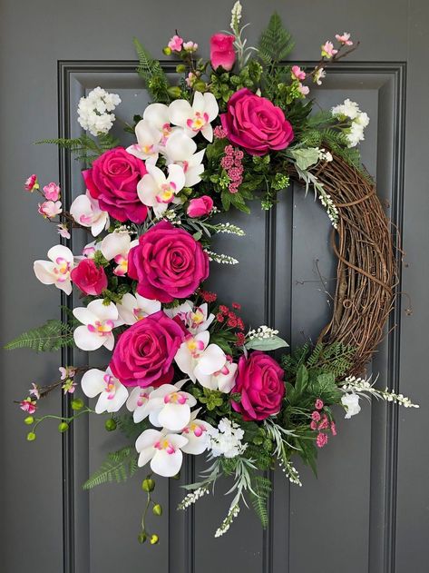 Designer Wreaths, Wreath Business, Wreaths Design, Dekoratívne Vence, Roses Wreath, Floral Door Wreaths, Diy Spring Wreath, Spring Floral Arrangements, Pink Wreath