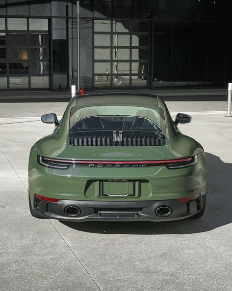 Porsche Green, Porche Car, Green Porsche, Porsche Gts, Best Friend Dates, Porsche 992, Motorcycle Aesthetic, Porsche 550, Porsche Gt3