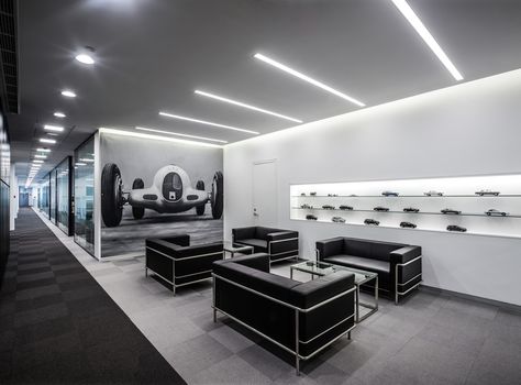 Gallery - Mercedes-Benz Advanced Design Center of China / anySCALE - 10 Car Dealership Decor, Car Dealership Design, Car Showroom Interior, Car Showroom Design, Waiting Room Design, Garage Design Interior, Decoration Vitrine, Car Workshop, Showroom Interior Design