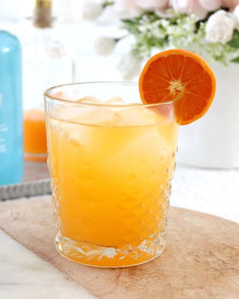 Orange Juice Gin Cocktail, Orange Blossom Drink, Orange Gin Drinks, Gin And Orange Juice, Orange Gin Cocktail Recipes, Gin Orange Cocktails, Gin Blossom Cocktail, Gin Punch Recipe Easy, Orange Blossom Cocktail