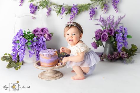 1yr picture Cake Smash Inspiration, Butterfly Birthday Theme, Cake Smash Theme, Zelda Birthday, Easter Photoshoot, Cake Girl, Baby Cake Smash, 1st Birthday Pictures, Smash Cake Girl