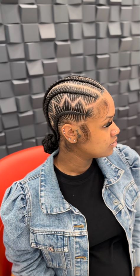 8 Feeder Braids To The Back, Braided Scalp Ponytail, Back Braids With Bun, Feed Ins Into A Bun, Straight Back Hairstyles For Black Women, Cornrows Styles For Black Women, Stitch Braids Black Women, Feed In Braids Into Low Bun, Scalp Braids For Black Women