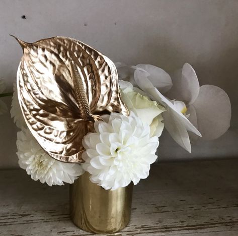 Silver Flower Arrangements, Marine Corps Birthday, Audio Guest Book, Flower Guide, Gatsby Wedding, Golden Flower, Roaring 20s, Shades Of Gold, Wedding Flower Arrangements