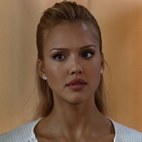 Jessica Alba Fantastic Four, Susan Storm, Jessica Alba Casual, Doug Jones, Grey Hair Dye, Amanda Bynes, Fantastic Four, Makeup Goals, Adriana Lima