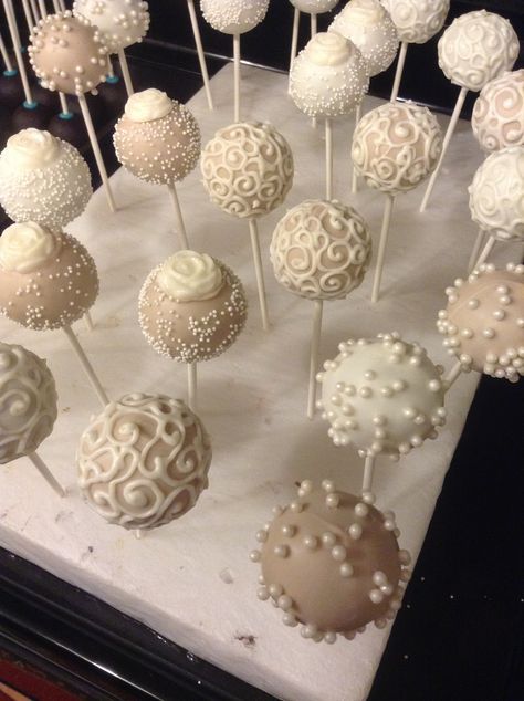 Rustic wedding.  Cake Pops Rustic Cake Pops, Rustic Cake Pops Ideas, Mexican Wedding Cake, Cake Push Pops, Cake Pop Displays, Cake Pop Designs, Cake Pop Stands, Wedding Cake Pops, Cake Pops How To Make