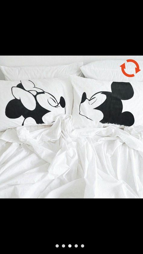 Casa Disney, Disney Pillows, Couple Pillowcase, Deco Disney, Disney Bedding, Disney Room Decor, Disney Bedrooms, Disney Merch, Disney Rooms