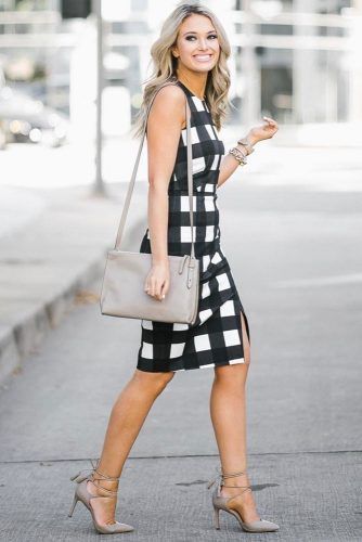 Summer Work Outfit Inspiration | Gingham Dress #outfits #summerstyle #fashion Creative Work Outfit, Fashionable Work Outfits, Comfortable Work Clothes, Stylish Business Casual, Elegant Work Outfits, Work Outfit Inspiration, Fashionable Work Outfit, Trendy Business Casual, Spring Work Outfits