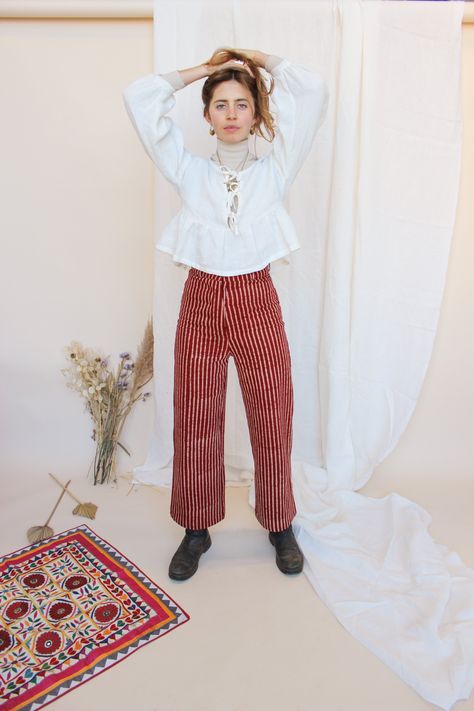 MAHIKA KALA Colourful Scandi Fashion, Striped Jeans Outfit, Therapist Style, Color Block Outfits, Colorful Pants, North Design, Victoria Kay, Striped Trousers, Twill Trousers