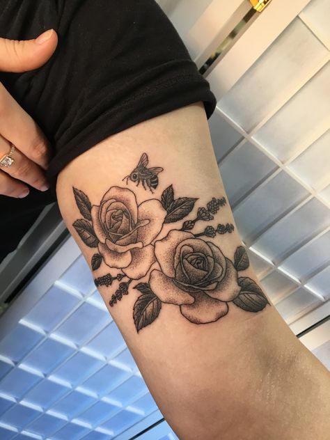 Artist siarnthecatwitch on Instagram. #tattoo #rose #bee #lavender #tattoos Bee On Rose Tattoo, Rose Bee Tattoo, Bee Rose Tattoo, Bee And Rose Tattoo, Flower Tattoo Lavender, Tattoo Lavender, Lavender Tattoos, Bee And Flower Tattoo, Tatoo Rose