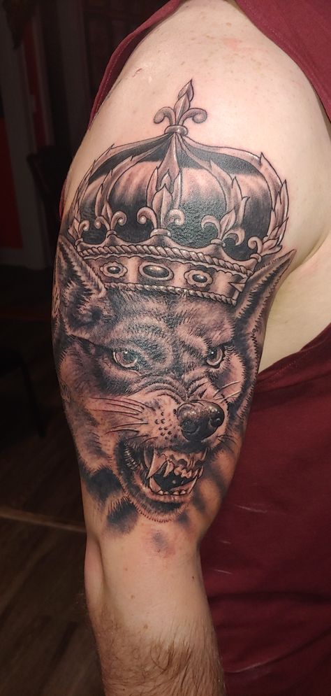 Wolf tattoo with crown Wolf With Crown Tattoo, Wolf With Crown, Crown Tattoo, Wolf Tattoos, Wolf Tattoo, Wolf Art, Tattoos With Meaning, Tattoos And Piercings, Body Art Tattoos