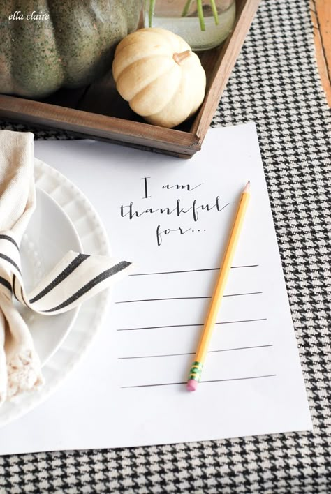 Thankful Crafts, Thanksgiving Decorations Diy Table, Thanksgiving Table Settings Diy, Thanksgiving Dinner Table Decorations, Printable Placemat, Free Thanksgiving Printables, Thanksgiving Gratitude, Holiday Decor Thanksgiving, Thanksgiving 2020