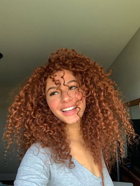 Curly Hair Color Ideas, Curly Hair Color, Dyed Curly Hair, Highlights Curly Hair, Red Curly Hair, Ginger Hair Color, Colored Curly Hair, Dyed Natural Hair, That Smile