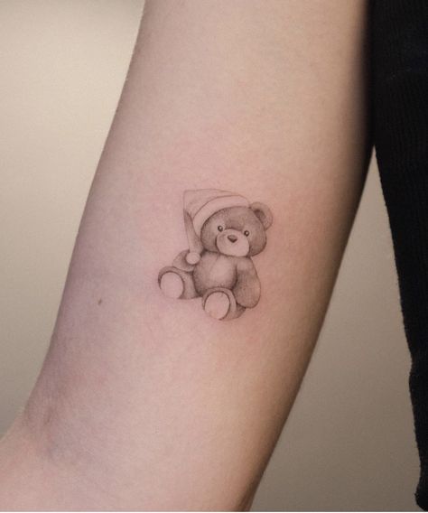 Small Teddy Bear Tattoo, Baby Bear Tattoo, Bear Tattoo Meaning, Teddy Bear Tattoo, Small Teddy Bear, Bear Tattoo Designs, Small Dragon Tattoos, Unique Small Tattoo, Lady Bug Tattoo