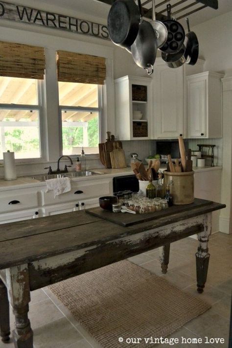 Farm Kitchen Ideas, Farm Style Kitchen, Farmhouse Kitchen Island, Kitchen Stand, Farm Kitchen, Primitive Kitchen, Kitchen Farmhouse, The Ceiling, Farmhouse Kitchen Decor