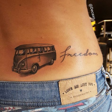 . Vw Bus Tattoo, Campervan Tattoo, Bus Tattoo, Vw Tattoo, Hippie Tattoo, Biker Tattoos, Vw Vans, Tattoo Zeichnungen, Geniale Tattoos