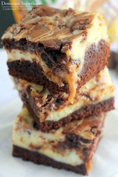 Milky Way Simply Caramel Cheesecake Brownies Cheesecake Brownies Recipe, Cheesecake Brownie, Caramel Cheesecake, Cheesecake Brownies, Think Food, Yummy Sweets, How Sweet Eats, Eat Dessert, Sweets Desserts