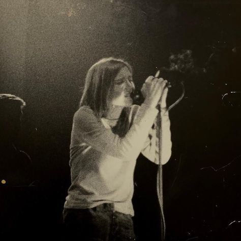 Beth Gibbons, Coney Island Baby, Music Things, Emo Bands, Coney Island, Music Stuff, On Stage, A Woman, Concert