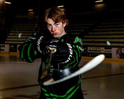 Hockey Media Day Poses, Hockey Photoshoot, Hockey Senior Photos, Hockey Photos, Hockey Poses, Hockey Team Photos, Hockey Senior Pictures, Hockey Shot, Senior Pictures Boys Outdoors