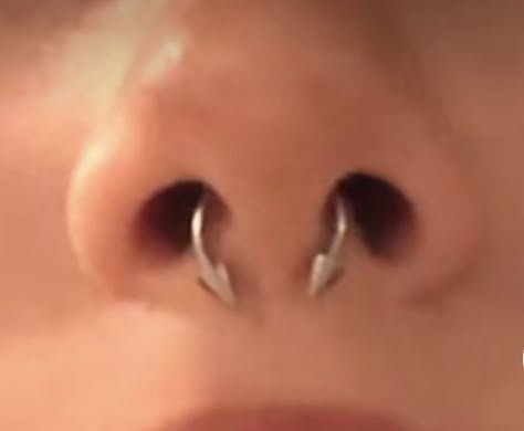 Nose Spectrum Piercing, Dream Piercings, Cool Ear Piercings, Face Piercings, Piercing Septum, Septum Piercings, Cool Piercings, Nose Piercing Jewelry, Nose Piercings