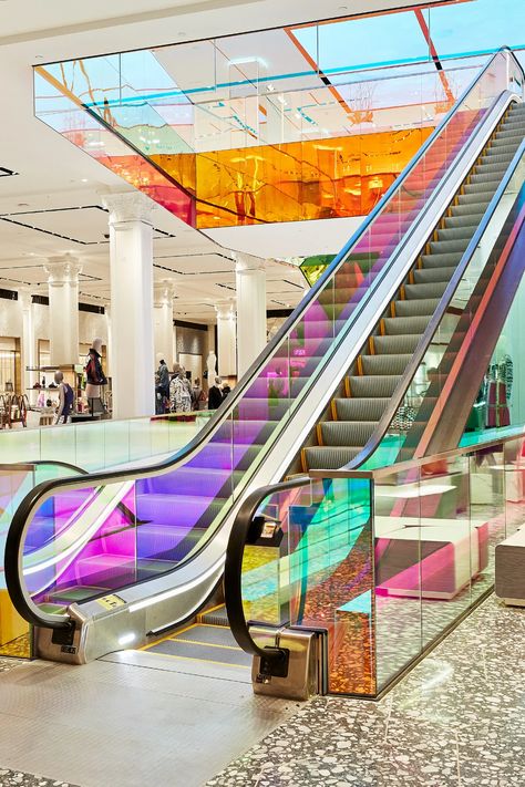 Rem Koolhaas–Designed Escalator Unveiled for Saks Fifth Avenue Redesign | Architectural Digest Shopping Mall Interior, Shopping Mall Design, Rem Koolhaas, Mall Design, Centre Commercial, Architecture Firm, Renovation Project, Retail Design, 인테리어 디자인